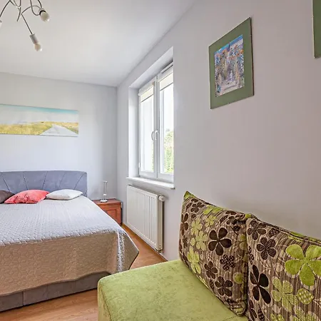 Z Tarasem Na Dachu - U Ani Янтар